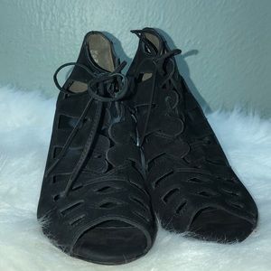 FLOOR DISPLAY PAUL GREEN HEELS COLOR BLACK SIZE 3